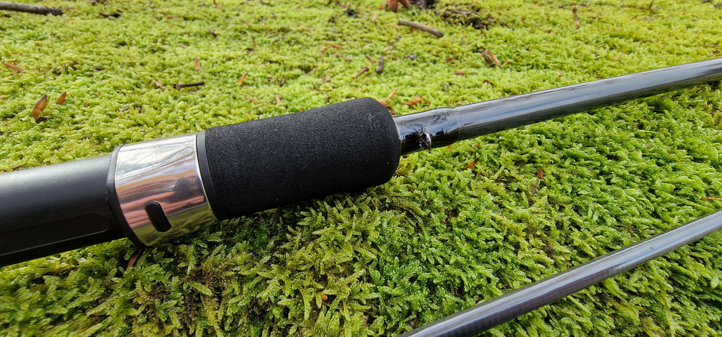 BISON 2 SECTION 9' CARBON SPIN ROD