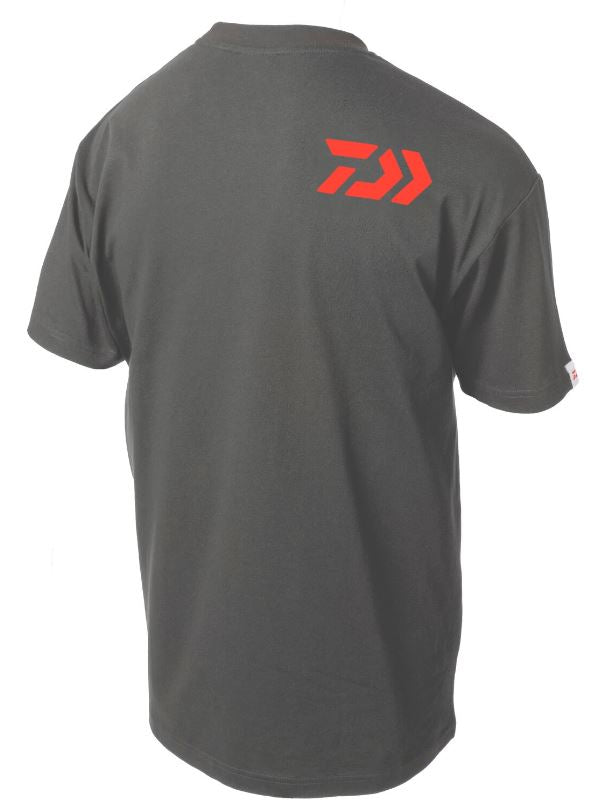 Daiwa DVEC Angled Logo T-Shirt - Grey/Red - Grey/Blue - Med - XXXL