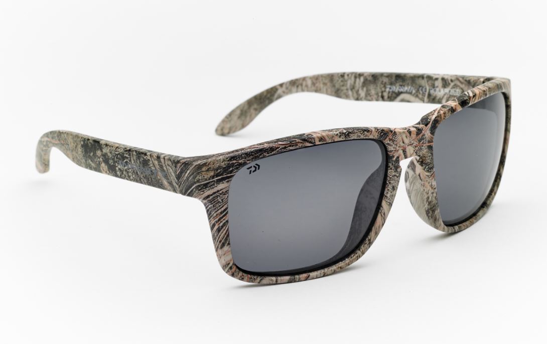 New Daiwa Infinity Camo Polarized Sunglasses - Case & Lanyard - Choice of Styles