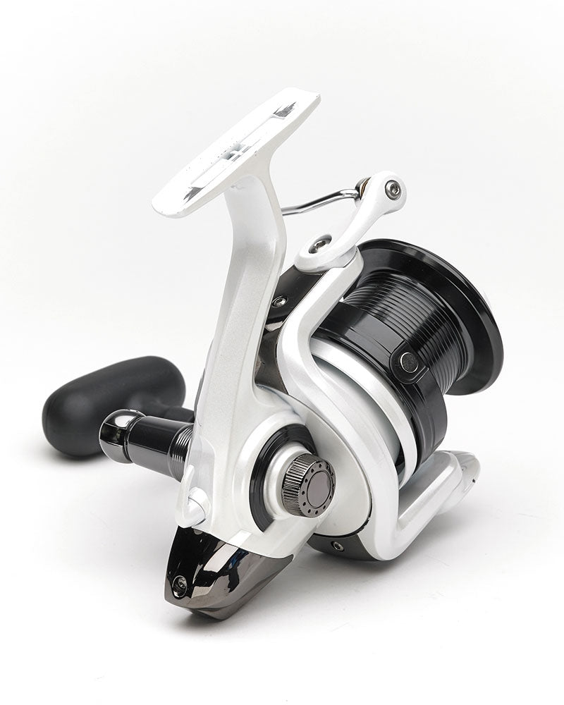 New Daiwa Shorecast 25A Bass / Surf Fishing Reel Model No. SC25A