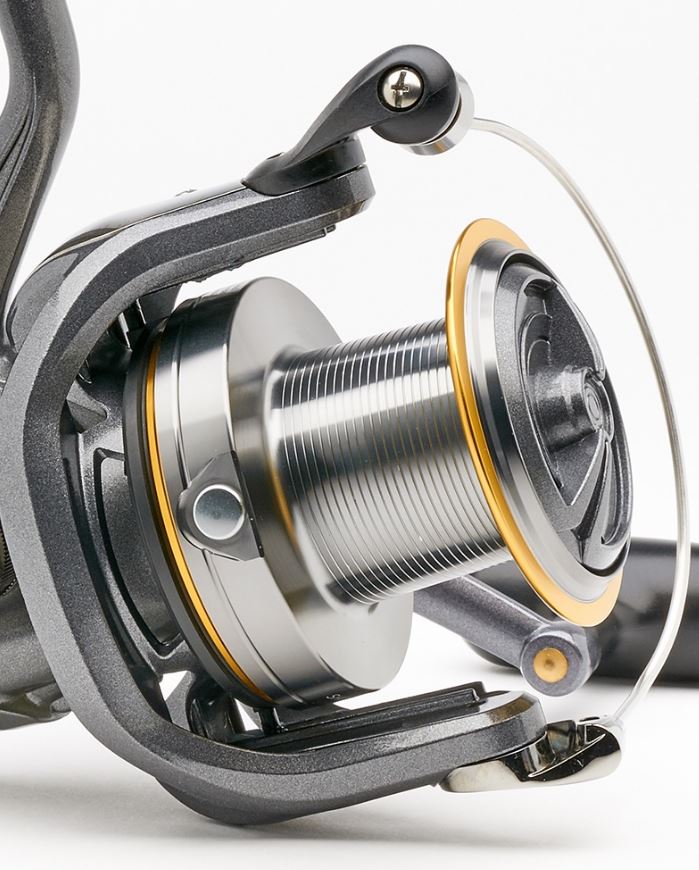 New Daiwa Shorecast 6000B Saltwater Spinning Reel SC6000B